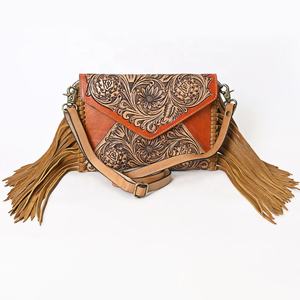 Sac à main de luxe pour femme en cuir véritable, style bohème western, avec pompon floral, couleur personnalisable, collection automne, le plus vendu - Product Image 1