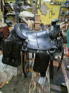Sillín occidental hecho a mano de caballo de cuero de vaca genuino 100% con accesorios a juego, sillín de rancho para montar y cortar Rancho - Product Image 5