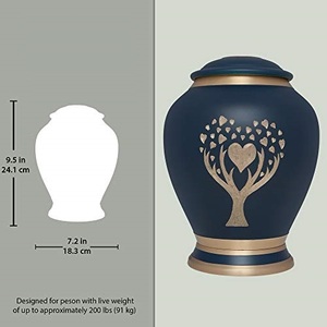 Urne funéraire commémorative pour adultes en laiton, inspirée du patrimoine, pour le stockage des cendres, conçue avec une fermeture sécurisée et durable - Product Image 1