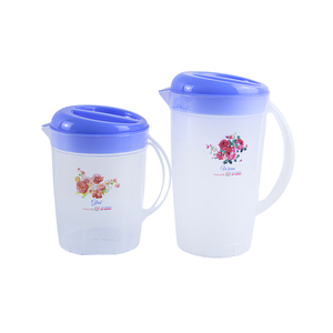 Jarra de Agua de Plástico Clásica de 1.8L con Tapa y Diseño Floral para Camping - Product Image 4