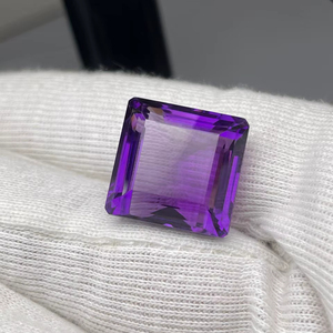 Ametista natural tallada en forma de cojín, 32.54 quilates, tamaño grande, calidad AAA, con brillo y color agradable, corte y pulido perfectos a precio económico. - Product Image 2