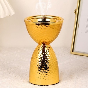 Brûleur d'encens en résine chromée martelée sur mesure |   Four à aromathérapie métallique Hourglass |   Mabkhara de table du Moyen-Orient - Product Image 4
