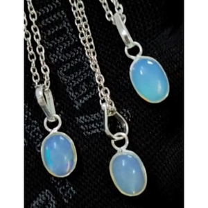 Pendentif en opale de feu personnalisé fait à la main avec chaîne, tendances de la mode Feng Shui, colliers unisexes - Product Image 1