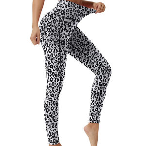 Fabricant de leggings de sport pour femmes avec impression de motifs floraux personnalisés, fabricant de leggings de fitness avec emballage personnalisé - Product Image 5