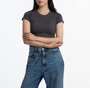 T-shirt court pour femme avec logo personnalisé, en coton, manches courtes, coupe ajustée, style Y2K, streetwear, été, éco-responsable, vente en gros, OEM, Plus - Product Image 2