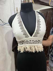 Top Corto con Estampado Tribal Chic y Cuello Halter para Mujer, Estilo Bohemio Étnico, Sin Mangas, Escote en V, Espalda Descubierta, Bralette, Top de Moda Fusion - Product Image 2