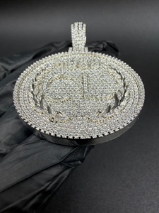 Colgante de Moissanita de Lujo, Plata 925, Corte Redondo con Micropavé, Unisex, para Uso Diario - Product Image 3
