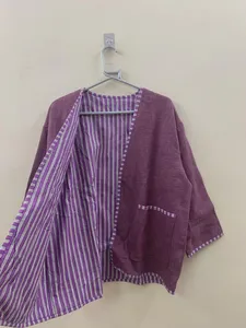 Abrigo de Invierno Colorido, Reversible, Casual, Vintage, de Terciopelo y Algodón Suzani, Bordado a Mano con Flores, Estilo Boho, Cuello en V - Product Image 4