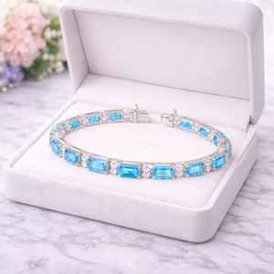 Bracelet de luxe en argent sterling avec topaze naturelle taille émeraude, grand charme éclatant, cadeau idéal pour la Saint-Valentin et les anniversaires féminins - Product Image 5