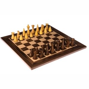 Vente en gros d'échiquiers en bois modernes et minimalistes personnalisés, jeu d'échecs en bois fait main de luxe, jeu de société professionnel haut de gamme - Product Image 1
