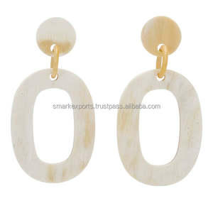 Boucles d'oreilles ovales en corne de buffle fabriquées à la main pour femmes naturel léger géométrique balancent des bijoux de mode écologiques - Product Image 6