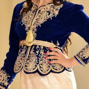 Robe Karakou Algérienne pour Femme avec Embellissements Traditionnels, Mesures Personnalisées et Finition Élégante, Velours Premium - Product Image 6