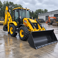 Neuer JCB 4CX Traktor-Lader-Bagger mit Frontschaufel und Heckbagger