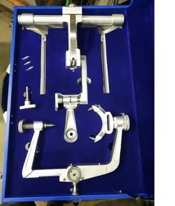 Sistema de Retracción Cerebral y Fijación de Cráneo Ajustable para Neurocirugía, Instrumentos Quirúrgicos Manuales de Madera de Teca por Tegra Surgical - Product Image 6