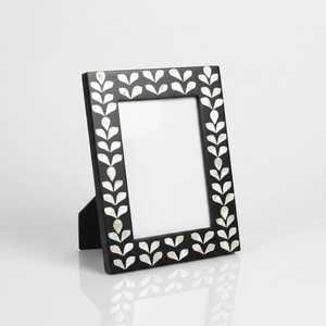 Hand Crafted Mother of Pearl Inlay Photo <b>Frame</b> | <b>Black</b> Resin Leaf Pattern | Handmade Luxury Décor - Product Image 2