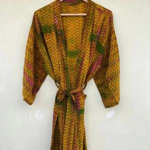 Recycle Crêpe Soie Sari Long Kimono Pour Femmes Indien À La Main Tie Dye Long Kimono - Product Image 1