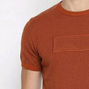 T-shirt pour homme élégant de couleur personnalisée, matière légère, coupe décontractée, vêtement facile à porter au quotidien - Product Image 3