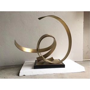 Sculpture d'art métallique abstraite moderne, finition dorée, centre de table contemporain, décoration de luxe pour la maison, le salon, l'hôtel - Product Image 1