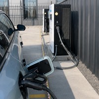 Station de recharge pour voitures électriques haute puissance 180 kW, chargeur triphasé DC 400 V pour projets de recharge publique