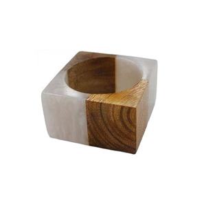 Vente en gros de ronds de serviette carrés en bois et en résine pour table de restaurant Porte-serviettes décoratifs Rond de serviette luxueux personnalisé - Product Image 1