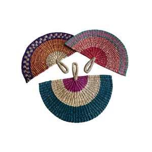 Éventail en jonc de mer naturel du Vietnam, tissé à la main pour rafraîchir les événements estivaux, les cadeaux de mariage, les expositions culturelles et les coffrets cadeaux - Product Image 2