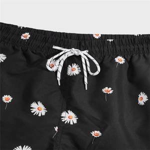 Haute qualité hommes marguerite imprimer Shorts de bain confortable coupe ample cordon taille été Sports de plein air pantalons courts - Product Image 5