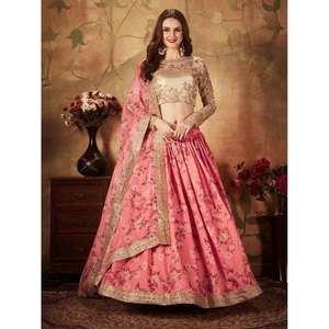 Robe de soirée en organza imprimé numérique Sabyasachi rose ravissant Lehenga Choli avec chemisier - Product Image 2