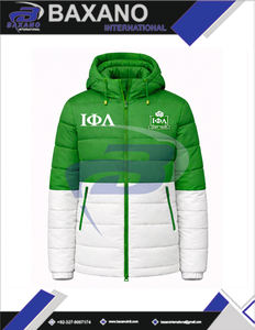 Veste matelassée d'hiver chaude à capuche verte et blanche Iota Phi Lambda Sorority, style streetwear, avec logo frontal et design grec personnalisé pour sororité - Product Image 4