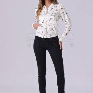 Chaquetas Varsity Acolchadas y Cálidas de Invierno para Mujer, con Estampado Urbano, Ropa de Estilo de Vida Contemporáneo para Uso Diario y Comodidad - Product Image 4