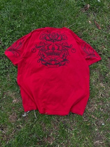 T-shirt graphique gothique Y2K personnalisé haut de gamme, imprimé croix fleur de lys, rouge vintage, manches courtes, best-seller - Product Image 2