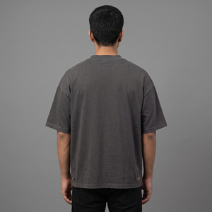 เสื้อยืดผู้ชายทรงโอเวอร์ไซส์ ผ้าถักลายบาติก สีพื้น สไตล์วินเทจ คอกลม แขนสั้น ใส่สบาย ระบายอากาศได้ดี เป็นมิตรกับสิ่งแวดล้อม น้ำหนัก 200 กรัม - Product Image 3