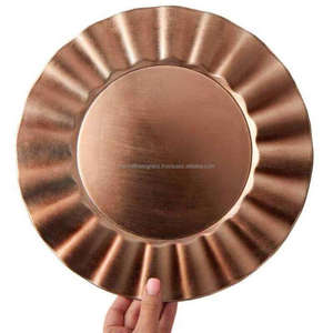 Assiettes de présentation et plats en métal finition cuivre antique or rose pour événements (fiançailles, anniversaires) et service alimentaire - Product Image 1