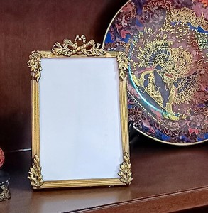 Cadre photo en métal artisanal, finition dorée de qualité supérieure, cadre décoratif pour table, mur, salon, chambre à coucher - Product Image 3