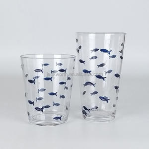 Verre à eau incassable en acrylique avec motif poisson, idéal pour les cocktails et les boissons - Product Image 3