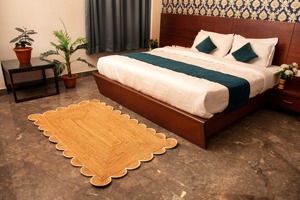 Scalloped Edge Jute Area Rug Solid Color Bohemian Style Flat Weave Non Slip Living Room Floor Mat - Product Image 3