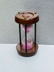 Sablier en bois fait main de 9 pouces avec sable rose |   Décoration de table pour fête d'anniversaire avec design croix d'ange rustique - Product Image 6