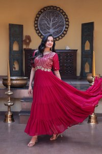 Vestido de Novia de Lujo Más Vendido para Mujer, Vestido de Noche Elegante de Proveedor Indio a Precio de Mayoreo - Product Image 1