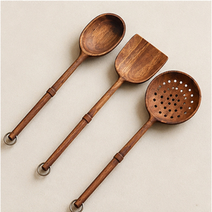 Ensemble d'ustensiles de cuisine en bois fabriqués à la main, directement de l'usine, avec cuillère à long manche, spatule et écumoire à trous pour ustensiles de cuisson antiadhésifs - Product Image 5