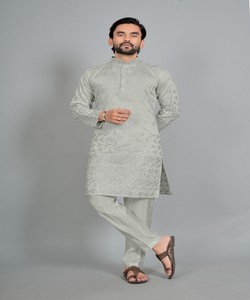 Kurta Pijama de Algodón y Seda Bordada para Hombre, Ropa Tradicional Étnica para Bodas de India y Pakistán, Corte Regular 85414 SWASTIK- TOXIC 2 - Product Image 1