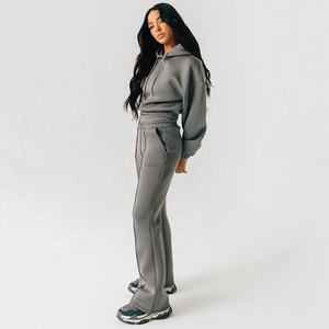 Conjuntos de dos piezas de alta calidad para mujer, Top corto con logotipo personalizado, Sudadera con capucha, pantalones de chándal de pierna ancha, botón, chándales de patrón sólido de invierno lavados - Product Image 6