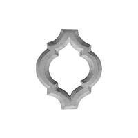 Panneau de clôture ajouré à quatre feuilles en fonte, médaillon de balustrade, garde-corps d'escalier de villa de luxe, accent décoratif en forme de bouclier