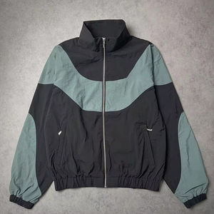 Ensemble de jogging deux pièces léger et respirant en nylon sans couture avec capuche, coupe-vent, collection hiver 2025, vente en gros, marque privée - Product Image 5