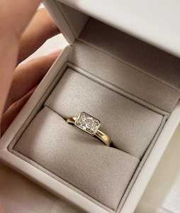 Bague solitaire en diamant radiant cultivé en laboratoire, taille East West, 1,5 carat, sertie clos, certifiée IGI, bague de fiançailles en or 14 carats - Product Image 2