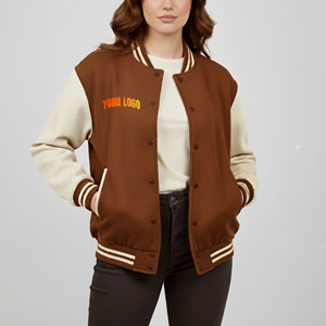 Chaqueta Varsity Bordada Personalizada Unisex Marrón Crema Estilo Preppy con Logotipo Frontal de Béisbol, Corte Regular, para Otoño - Product Image 1