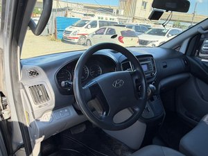 Grand Starex 2018, Plateado, Diésel, 3 Pasajeros, Furgoneta de Pasajeros Usada, Minivan Familiar, Transporte de Personas - Product Image 3