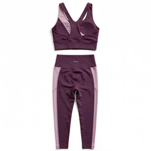 Conjunto de Yoga para Mujer Amkoor de 2 Piezas: Sujetador Deportivo Racerback y Leggings de Cintura Alta con Costuras en Contraste, Sin Costuras y Elásticos - Product Image 2
