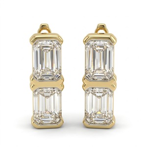 Pendientes de aro tipo huggie de oro amarillo de 14K con diamantes baguette de 1.75ctw, cierre de palanca, fabricante de joyería fina - Product Image 1