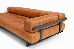 Canapé Chesterfield en L industriel, revêtement en cuir véritable, structure métallique durable, deux places, design moderne pour hôtel et salon - Product Image 6
