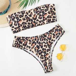 Conjunto de Bikini con Top Bandeau y Braguita de Cintura Alta, Escote Hombros Descubiertos, Transpirable, Ecológico, de Spandex y Poliéster - Product Image 1