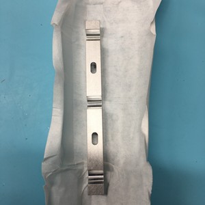 2 AMAT 0020-27168 BRACKET, WATER, RETURN, 300MM - Équipements et pièces semi-conductrices de renommée mondiale à confiance - Product Image 3